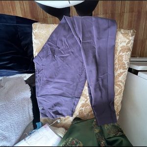 Purple lululemon wunder under leggings.